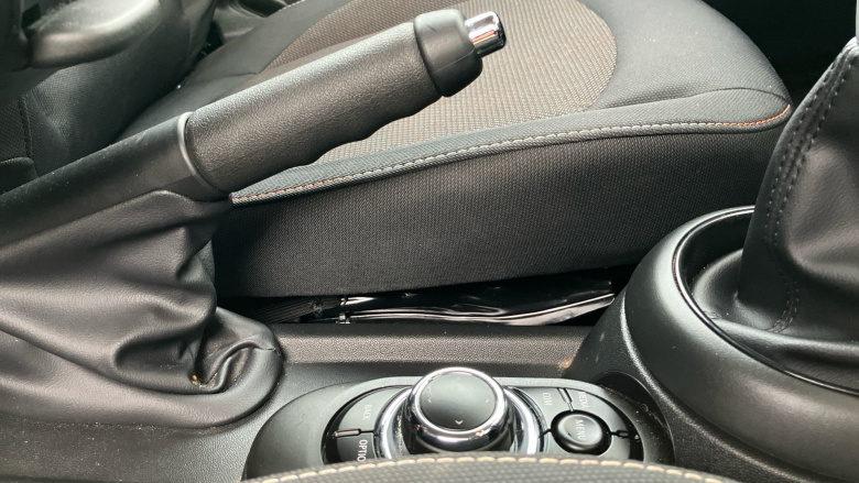 MINI Hatchback 1.5 Cooper Classic 3dr Petrol Hatchback